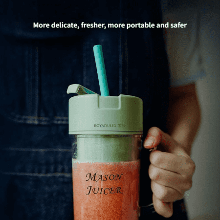 Portable Juicer With Straw